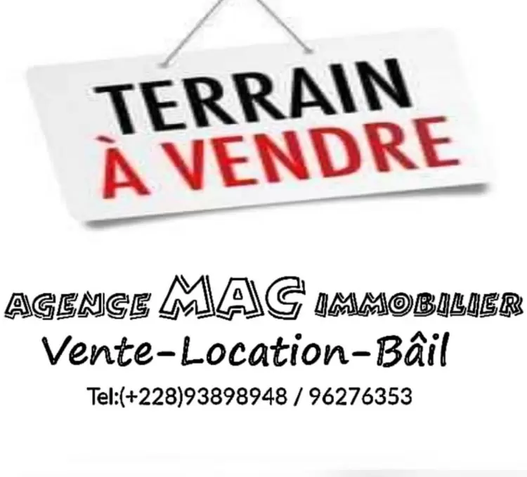 Je mets en vente une parcelle de terrain quatre (4) lot au bord du goudron cacaveli cour d’appel lome togo