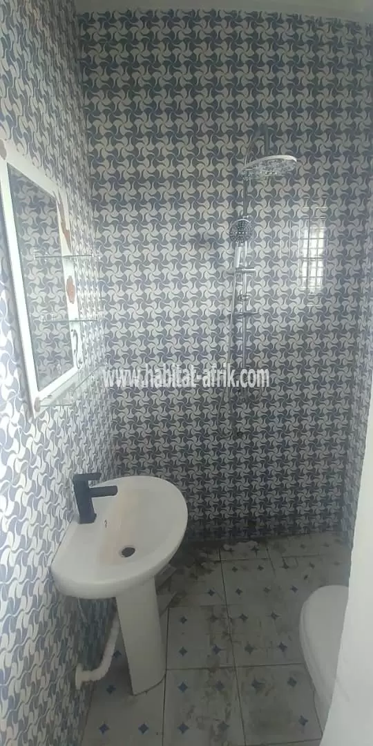 Je mets en location un appartement de chambre salon douche wc à tokoin ramco lome togo