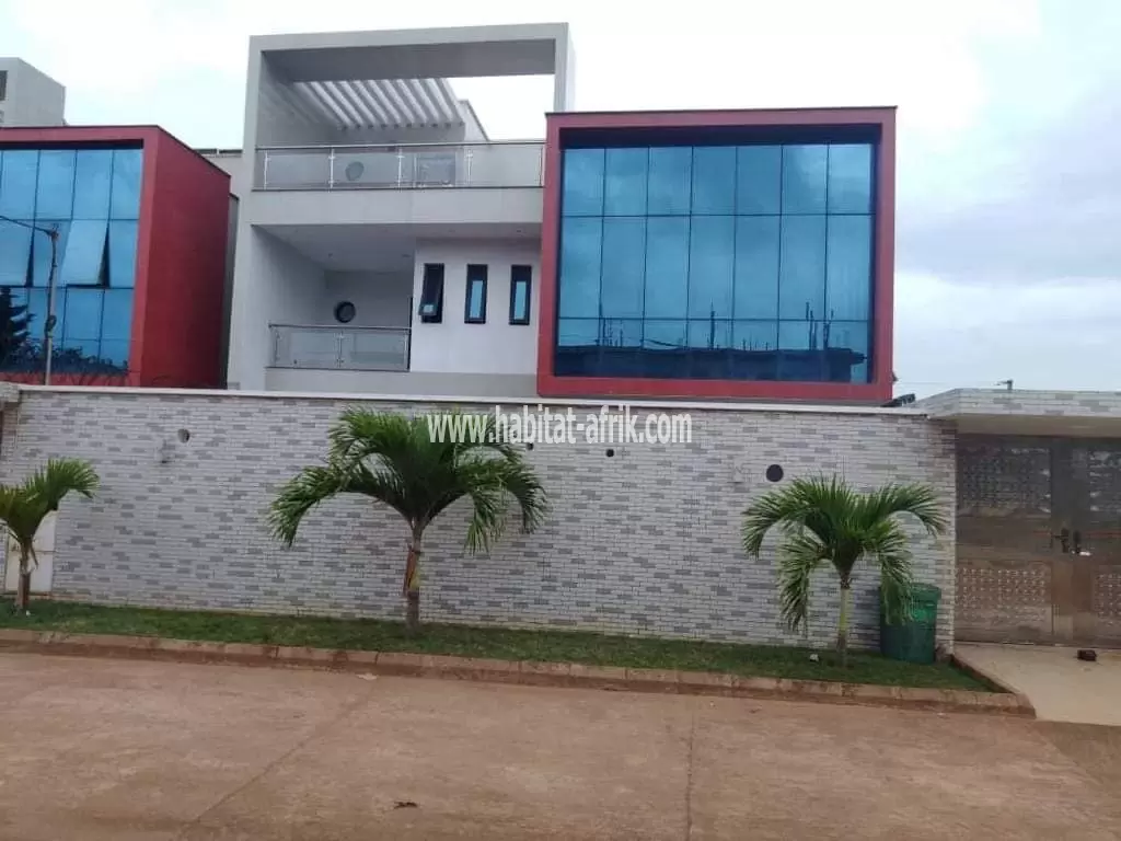 Je mets en location une villa duplex de 6 chambres avec piscine a kegue kpatcha 14 villa lome togo