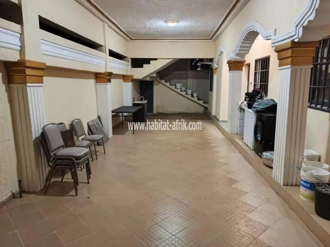 Je mets en location une maison meublée de 2 chambres salon dans la cité mokpokpo Adidogome LOME Togo 