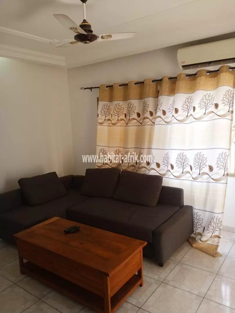 Je mets en location un appartement meublé de chambre salon équipe eau chaude disponible à baguida lome togo