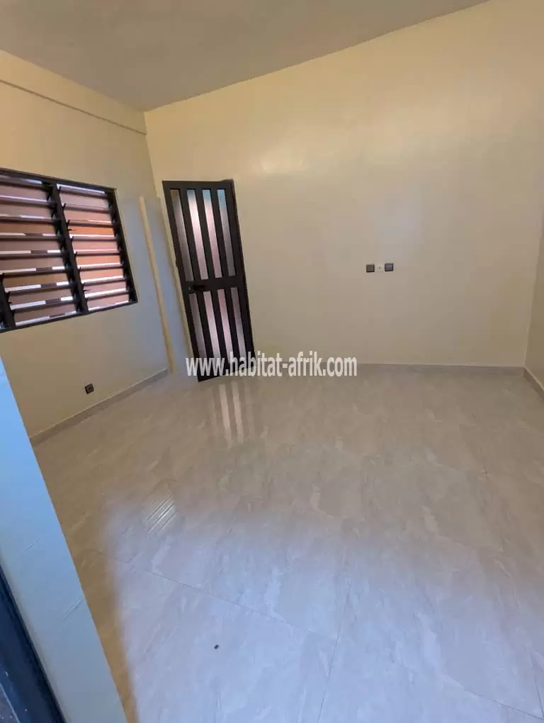 Je mets en location une villa avec piscine 03 chambres 01 dépendance à la caisse lome togo