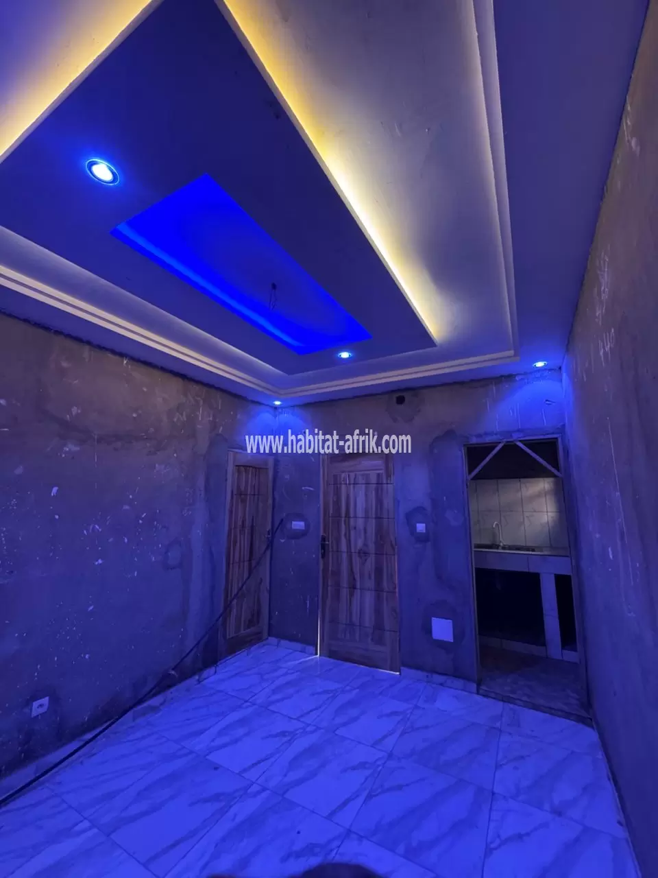 Je mets en location deux appartements de pièce douche wc interne cuisine a segbe kpodji lome togo