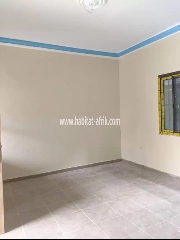 Je mets en location un appartement de chambre salon dwc cuisine interne a avedji carrefour Y lome togo