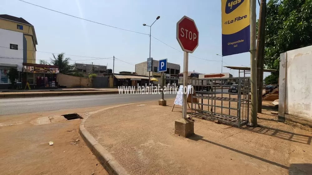 Je mets en vente une parcelle de terrain un lot à novissi de Hedzranawoe lome togo