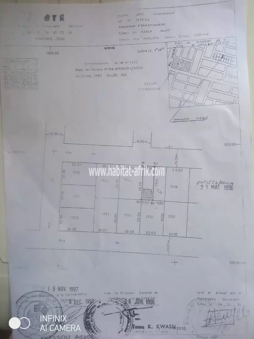 Je mets en vente un demi lot bien positionné au niveau de l’hotel tom sawyer kegue lome togo