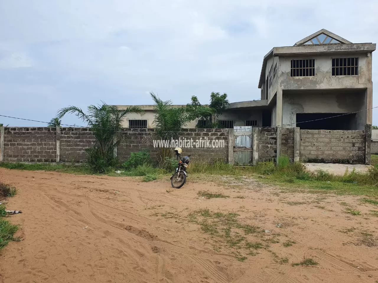 À Vendre : Villa Inachevée à centre Aného,  Vodougbé Assou-kondji
