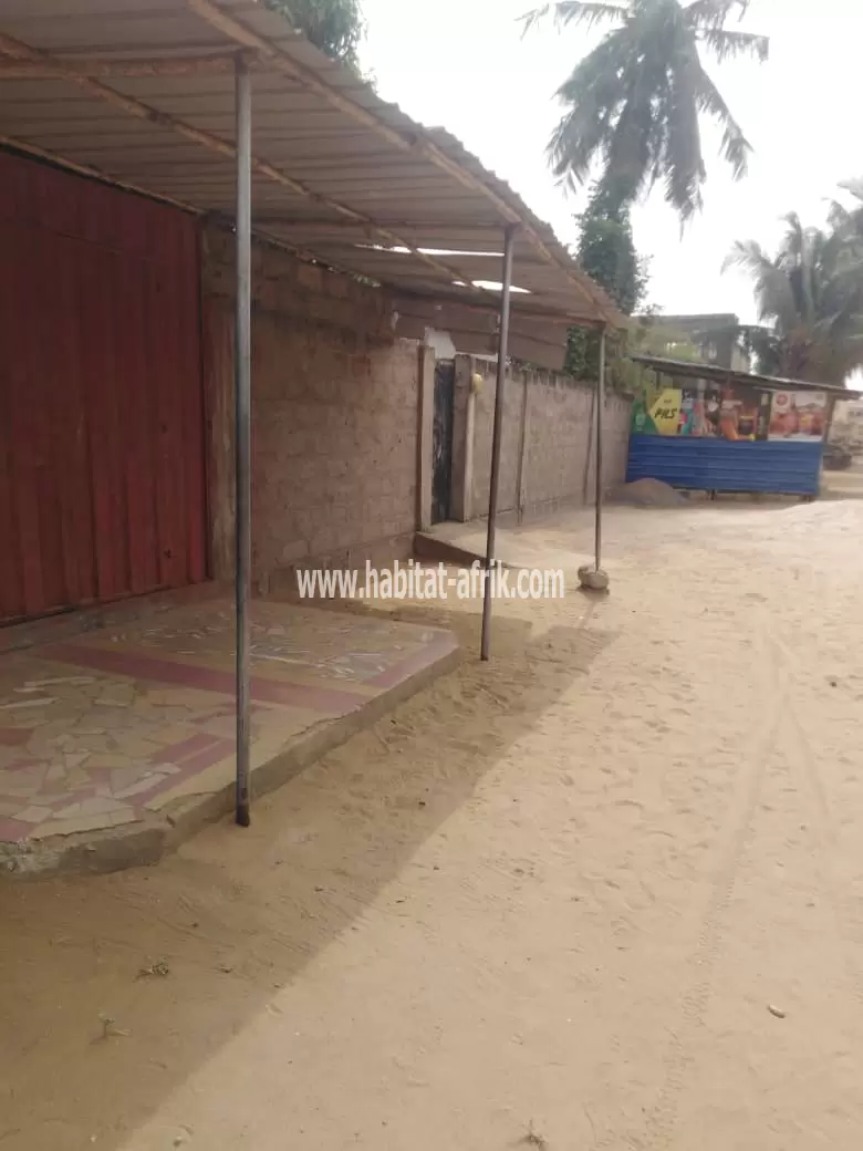 A vendre Demi Lot angle de rue - Avepozo (lomé-togo)