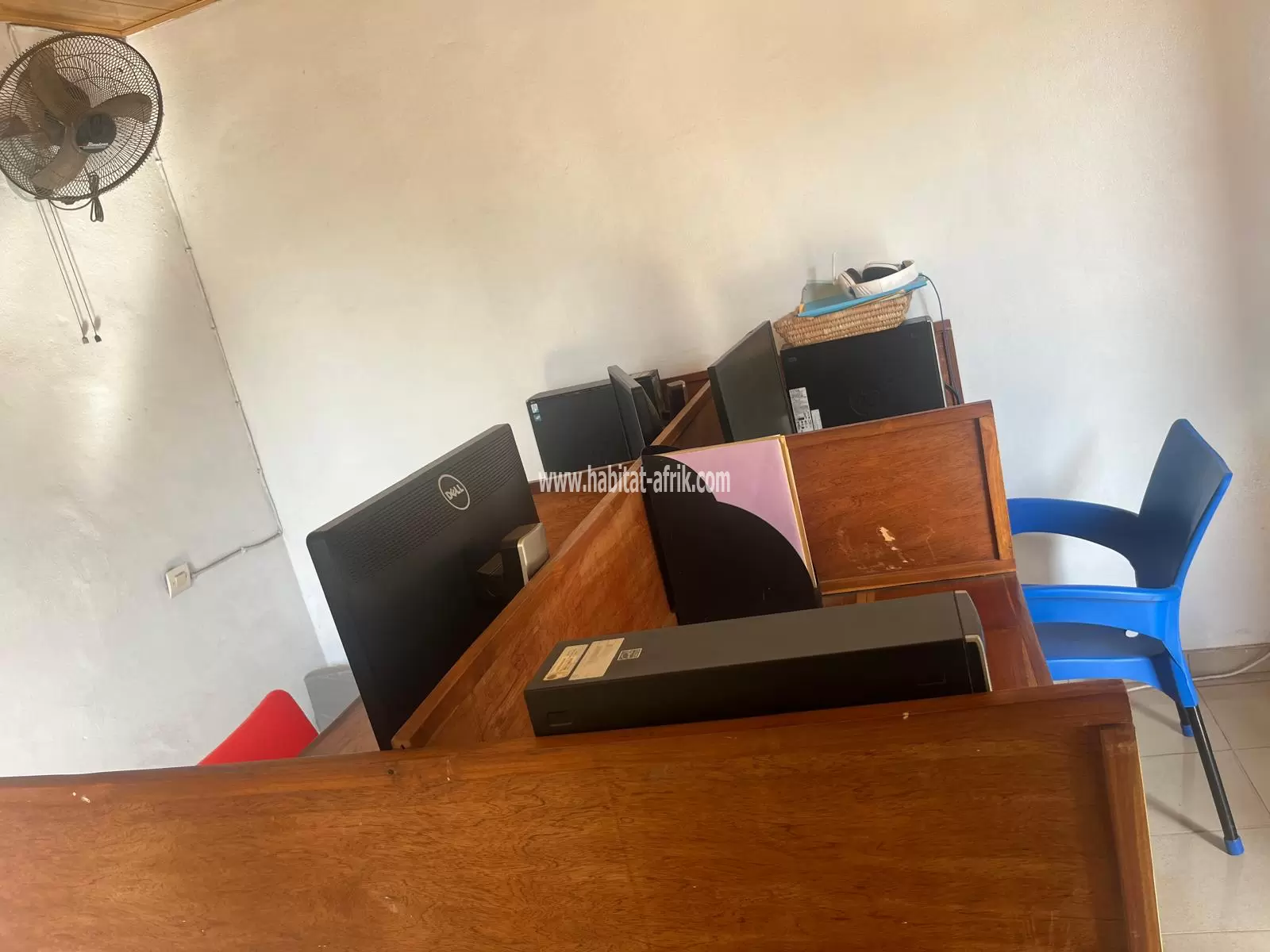 Location de 5 bureaux meublés à Hédzranawoe