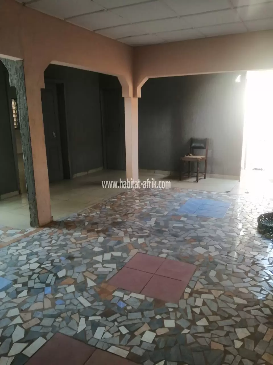 Je mets en location une mini villa de deux (2) chambres salon a trois cent (300) mètres du goudron agoe sogbossito lome togo