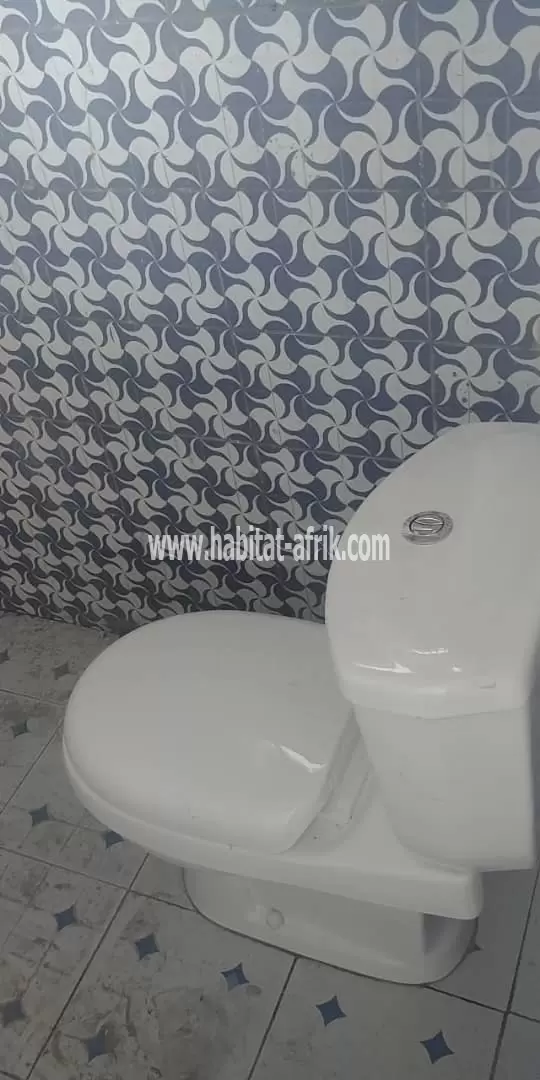 Je mets en location un appartement de chambre salon douche wc à tokoin ramco lome togo