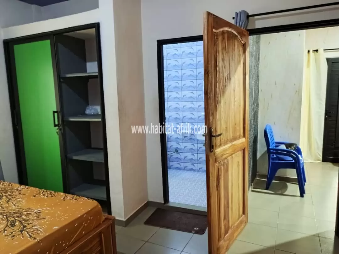 Je mets en location un appartement meublé de deux (2) chambres salon équipé à agoe cacaveli pharmacie shalom lome Togo 