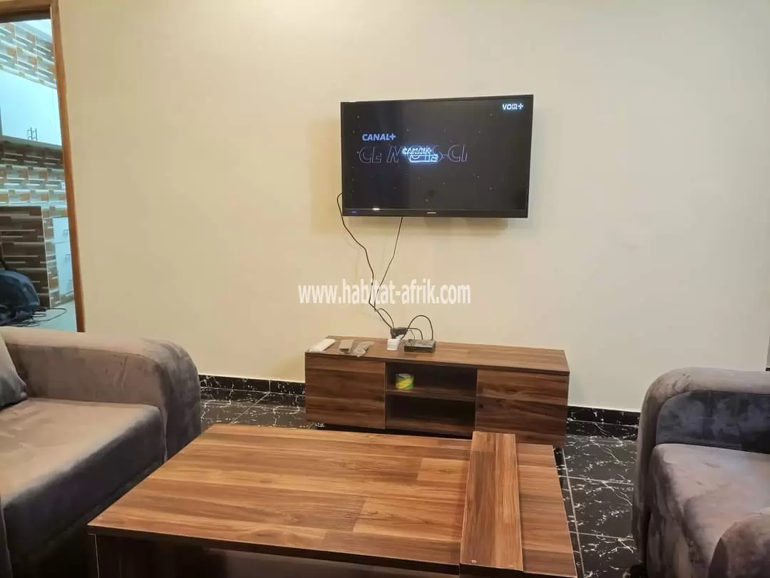 Je mets en location une appartement meublée scindé en cours unique de chambre salon équipée à avedji cito lome togo 