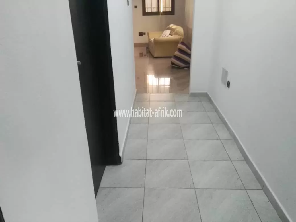 Je mets en location un appartement de 2 chambres salon à adidogome Kohe lome togo 