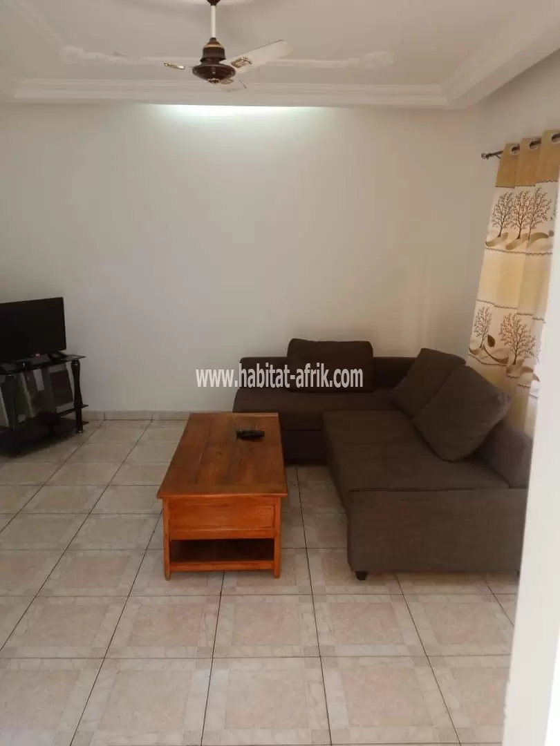 Je mets en location un appartement meublé de chambre salon équipe eau chaude disponible à baguida lome togo