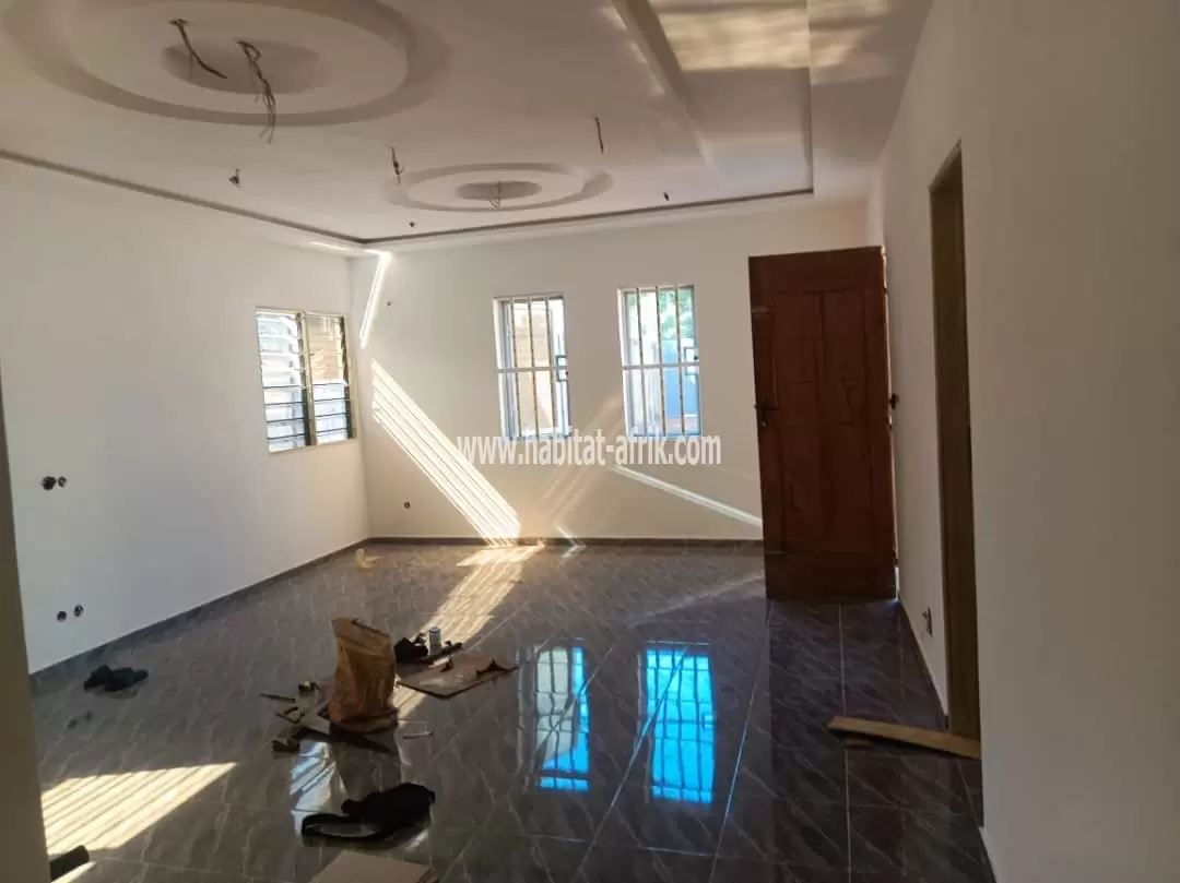 Je mets en location une mini villa de deux chambres salon dépendance à adidogome logote st André lome togo