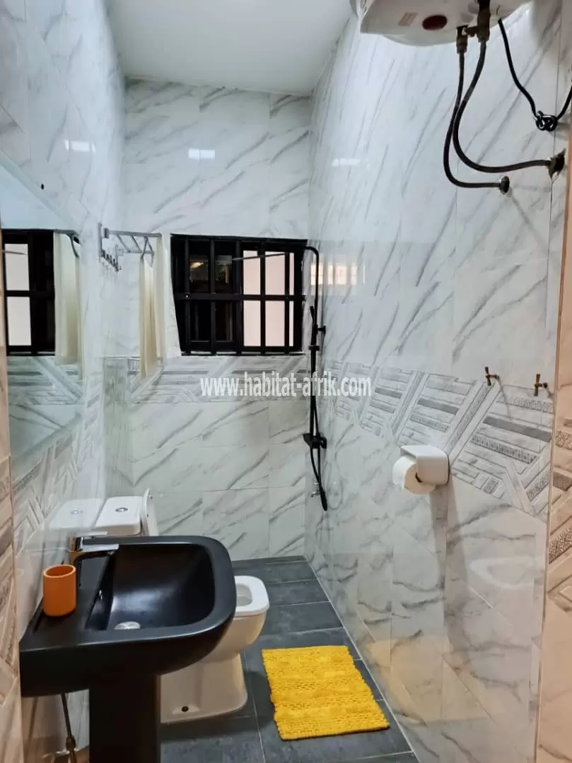 Je mets en location une maison meublée de 2 chambres salon à kpogan station total lome togo 