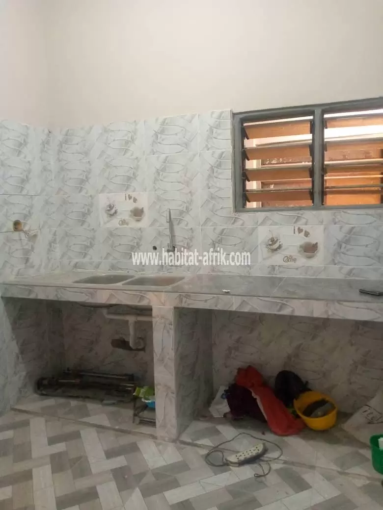 A louer mini villa 2 chambres salon adidogome wognome vue direct sur goudron lome togo