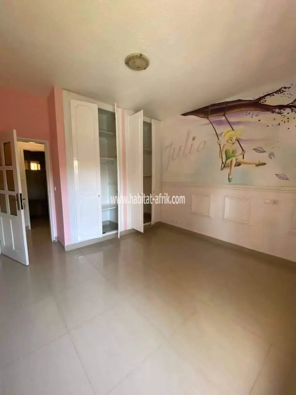 Je mets en location une villa avec piscine 03 chambres 01 dépendance à la caisse lome togo