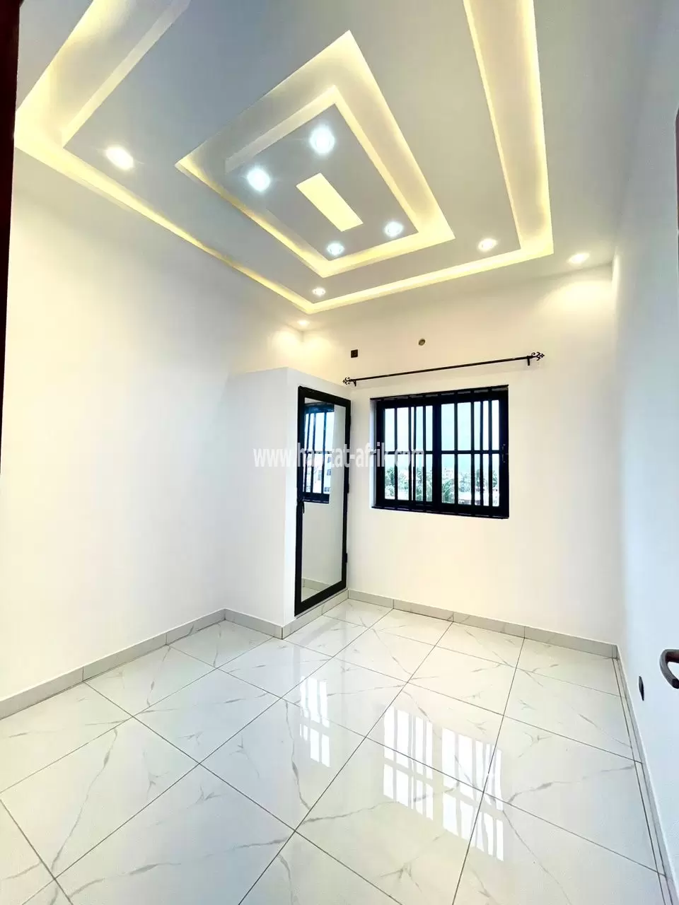 Je mets en location un appartement de 2 chambres salon derrière la foire togo2000 lome togo
