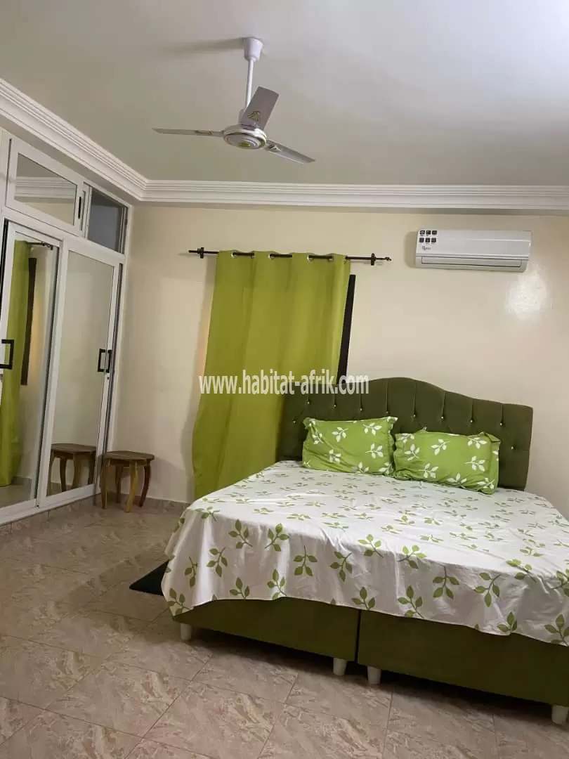 Je meten location une villa cour scinde de 4 chambres salon meublée équipée a agoe adougba lome togo