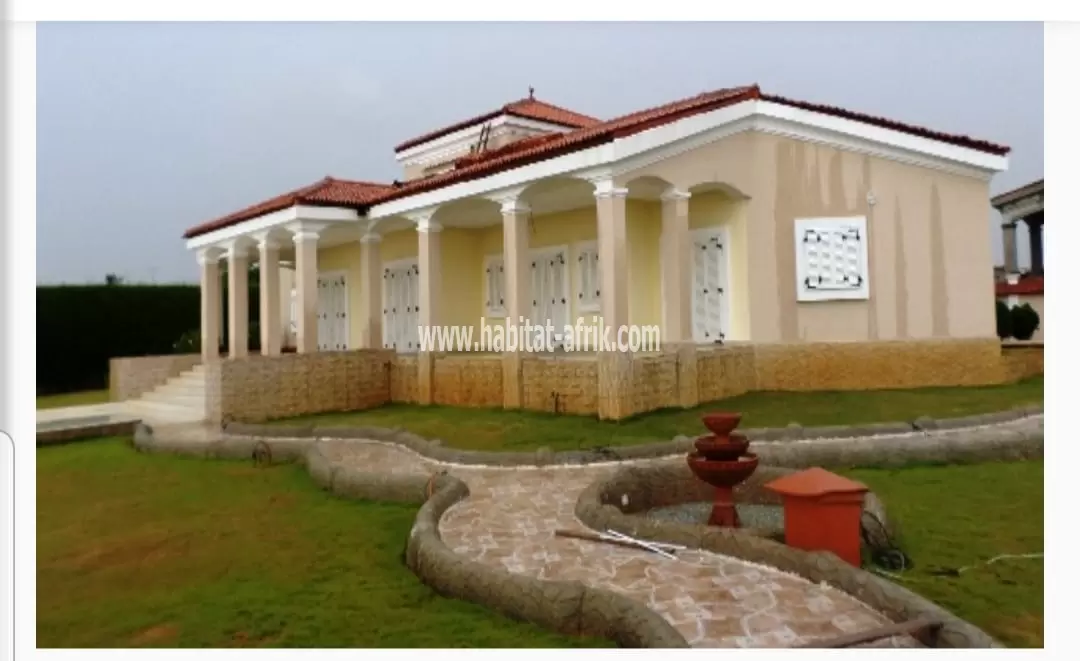 Villa non meublée à louer à Baguida "cité baie des anges"