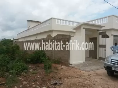 MAISON À VENDRE À NANEGBÉ 