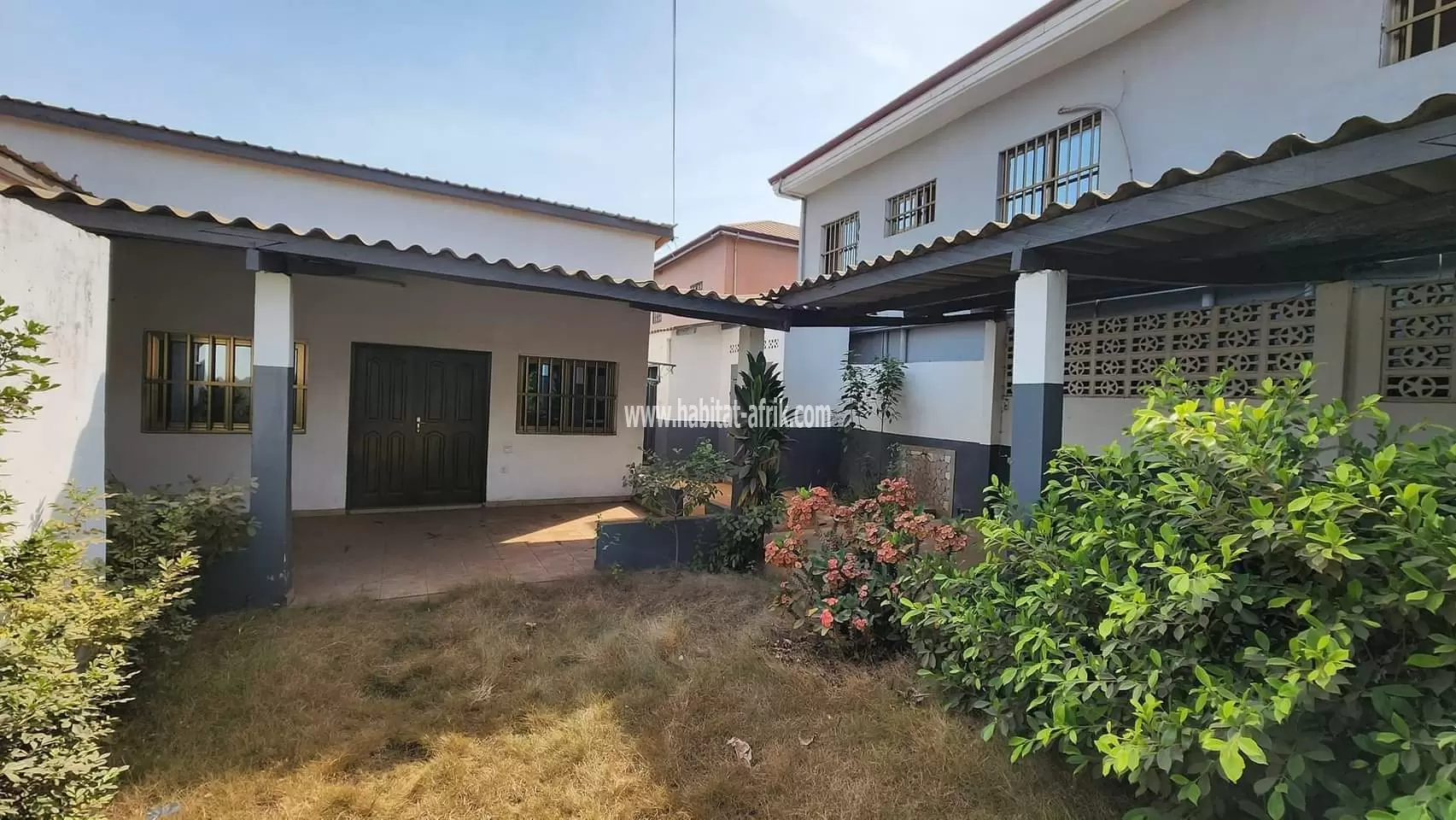 MAISON À VENDRE A HEDZRENAWE À CÔTÉ DE L'ÉCOLE VILLAGE ENCHANTÉ 