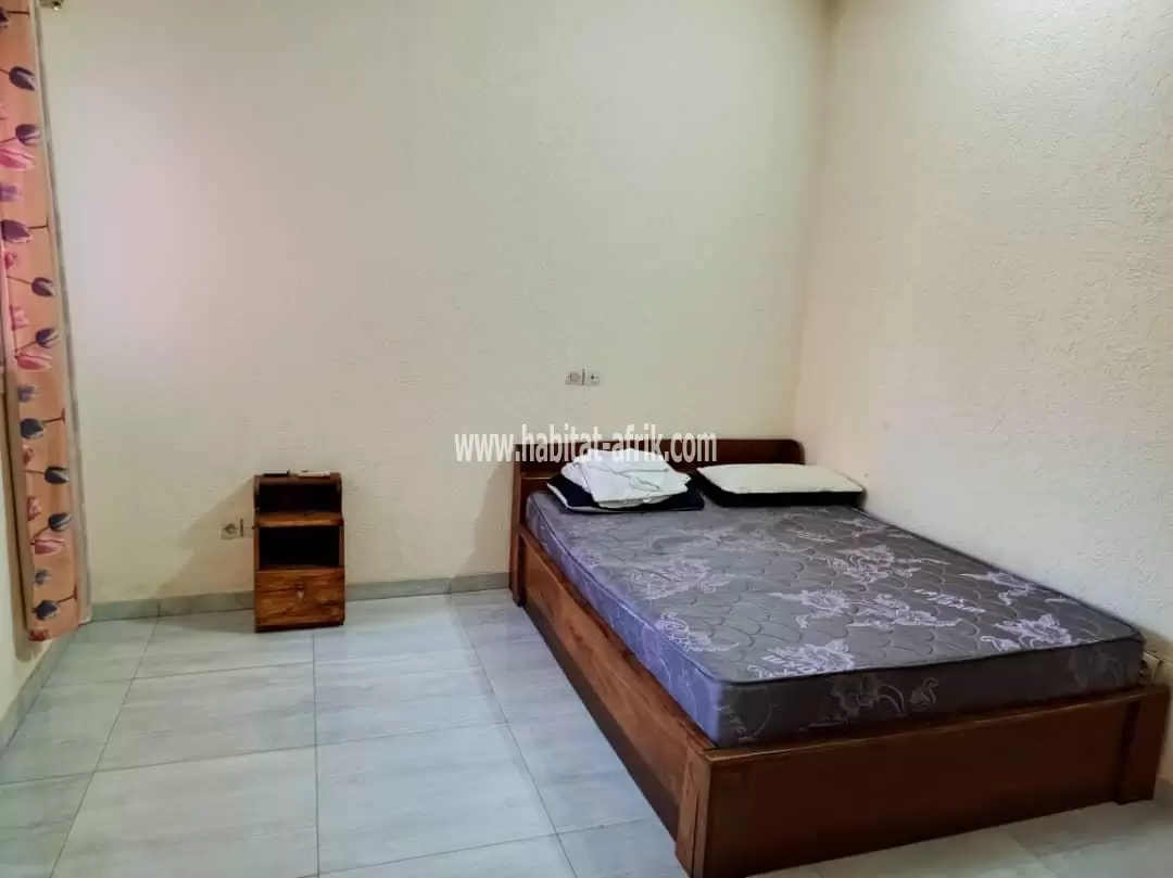 Je mets en location une villa meublé de 02 chambre salon 2wcd interne cuisine avec un garage pour 02 voiture à adidogome cité mokpokpo