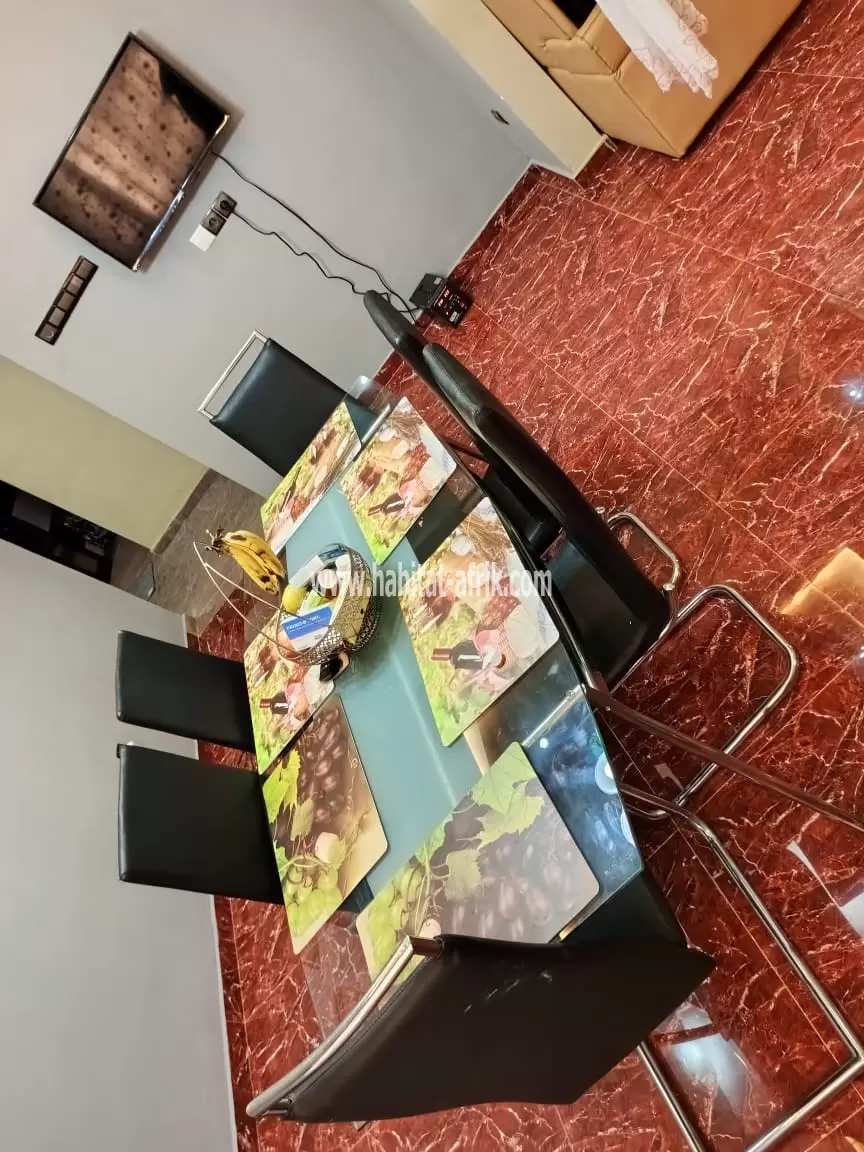 Je mets en location une villa meublée de 3 chambres salon bien équipée à Agoe legbassito la poste lome togo 