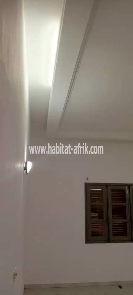 Je mets en location une villa de quatre (4) chambres salon à Hedzranawoe lome Togo 