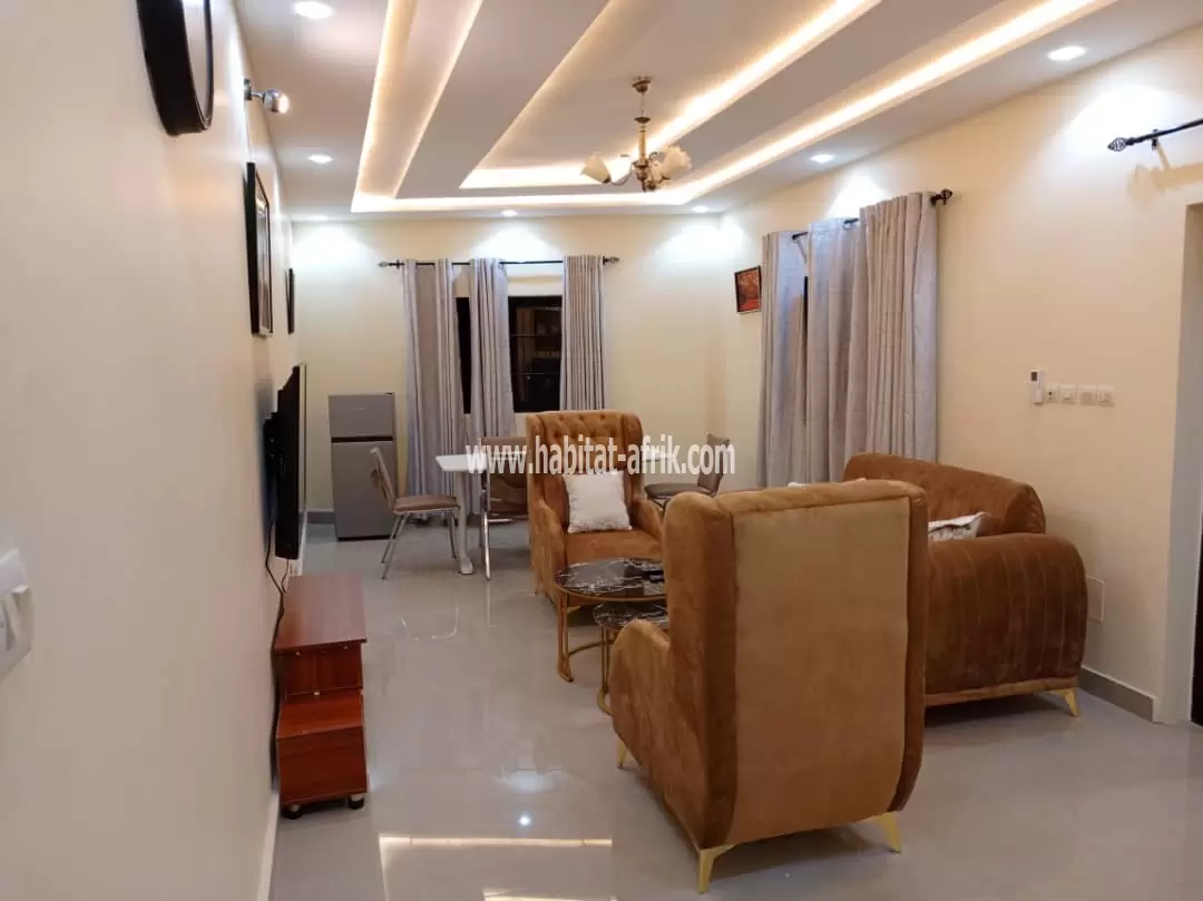 A louer appartement meublée cour unique à l’étage de 2 chambres salon à Avedji cito 200m du goudron lome togo 