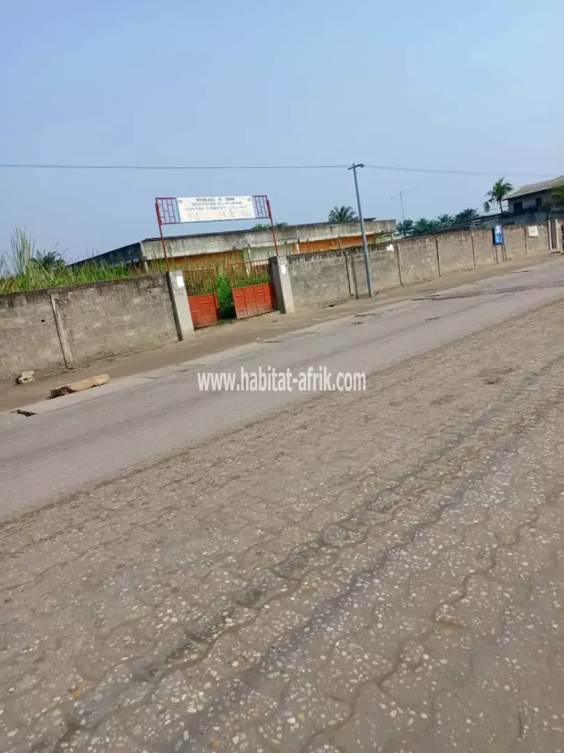 PARCELLE AU BORD DES PAVÉS À VENDRE À GODOMEY DEKOUNGBÉ 