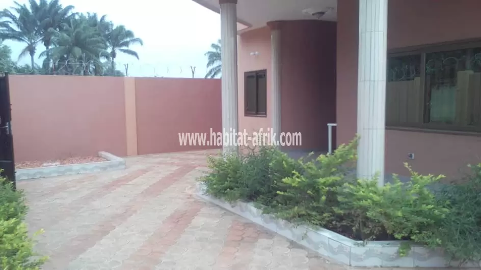 Belle villa R+1 à vendre à Porto-Novo missérété 