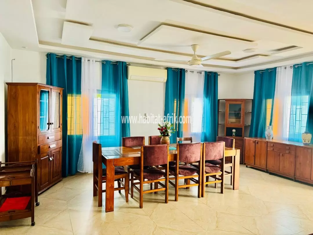 Je mets en location un appartement meublé de 3 chambres salon équipée à adidogome franciscain lome togo 