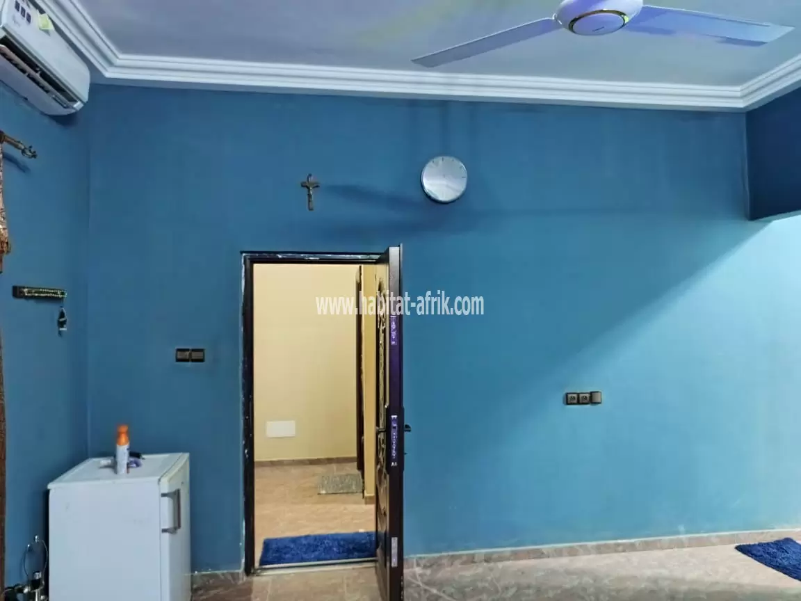Je mets en location une villa meublée de 3 chambres salon bien équipée à Agoe legbassito la poste lome togo 