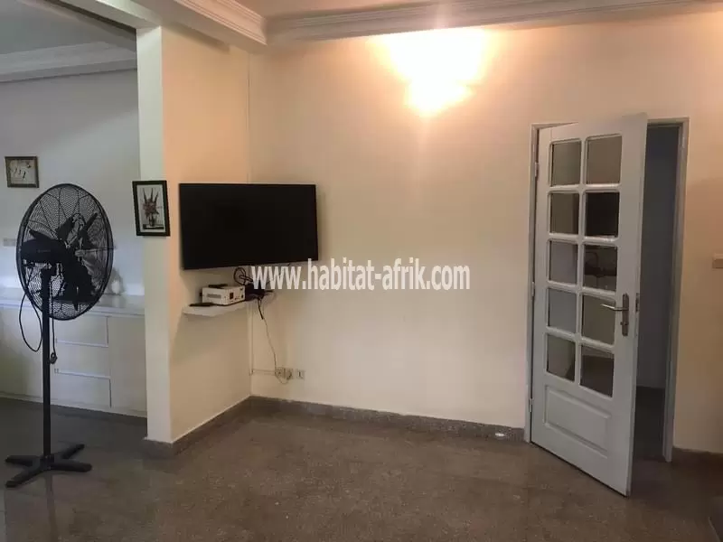 Je mets en location un appartement de trois (3) chambres salon meublé à baguida bateau vu juste 200m du goudron lome togo 