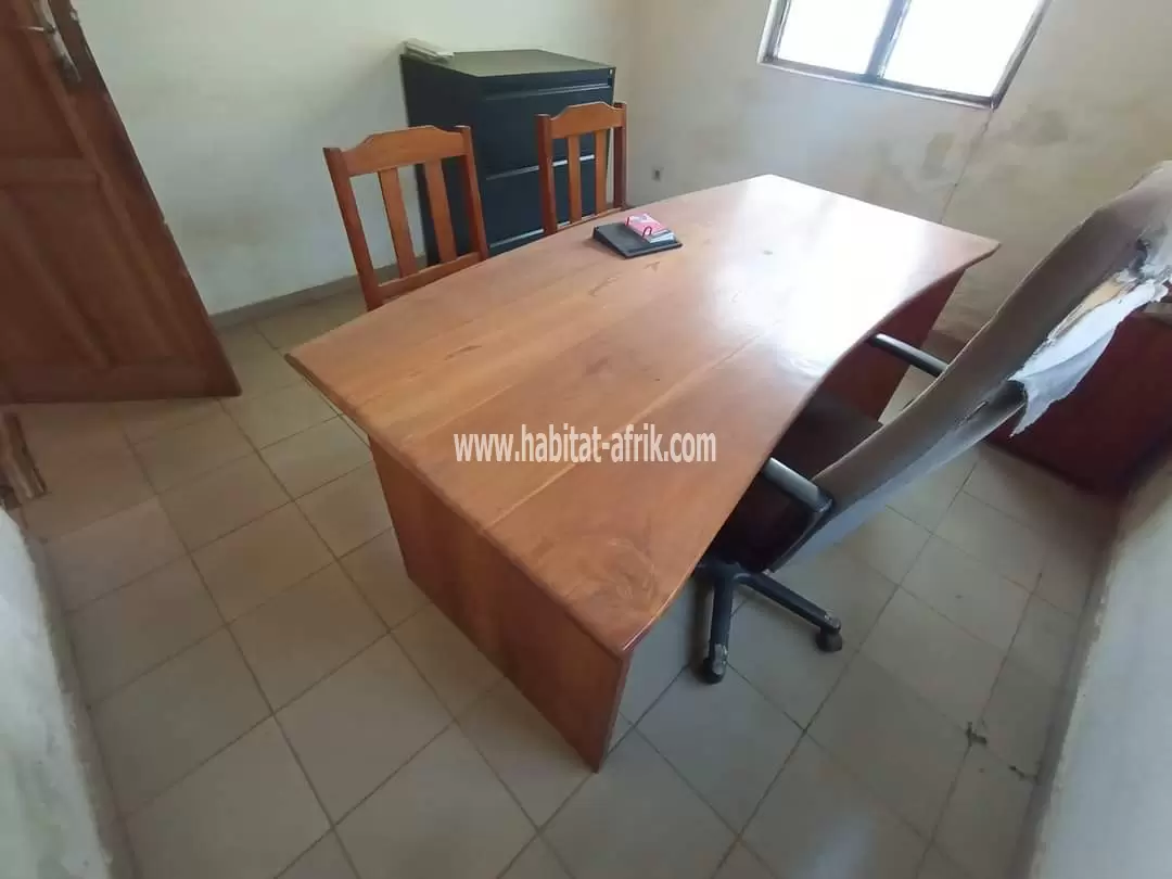 VILLA DE 6 CHAMBRES SUR QUART DE LOT ANGLE RUE A AGOE CACAVELI 