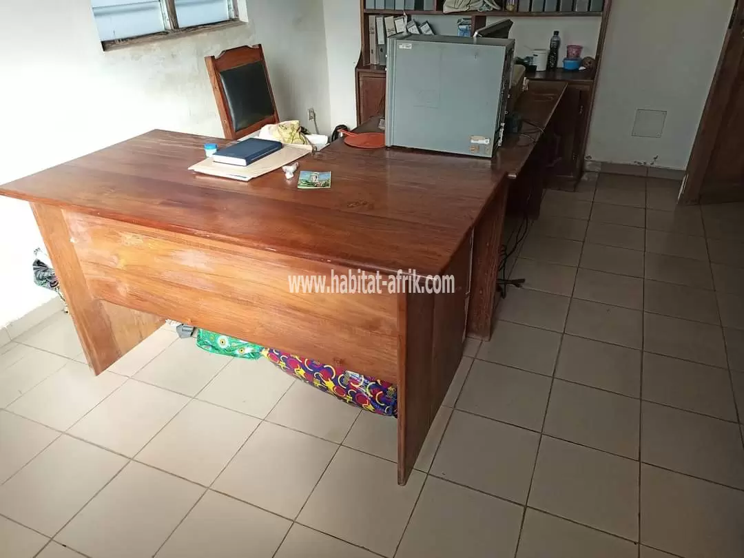 VILLA DE 6 CHAMBRES SUR QUART DE LOT ANGLE RUE A AGOE CACAVELI 