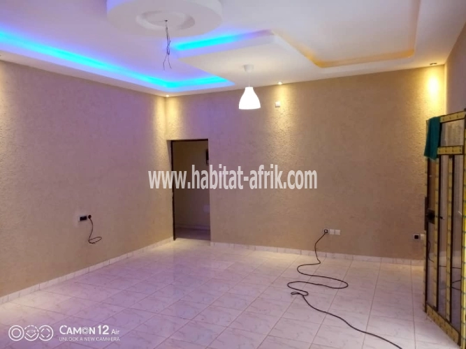 LOCATION Villa 3 Chambres Salon + dépendance à agoè sogbossito Lomé-Togo 