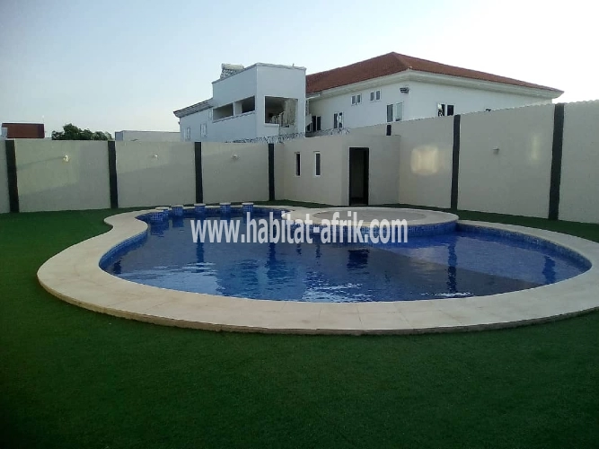 Villa Duplex à vendre à la cité OUA LOMÉ-TOGO 