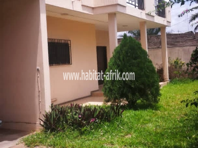 Villa à vendre à nyékonakpoé avec titre foncier Lomé-Togo 