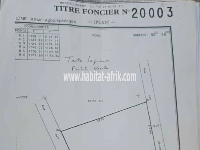 Terrain à vendre 09 lot collé à djidjolé à 100 mètres du Pavés ADEBAYOR Lomé-Togo 