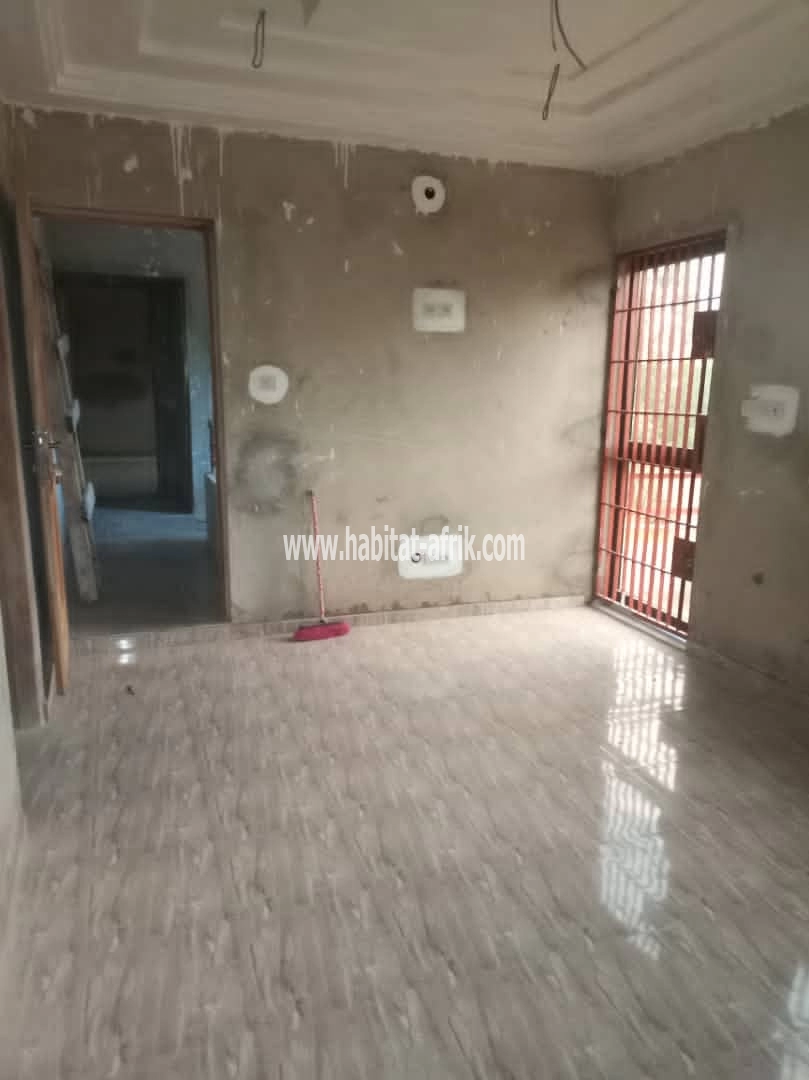 LOCATION APPARTEMENT COUR UNIQUE DE 2 CHAMBRES SALON A ZOSSIMÉ LOME-TOGO 