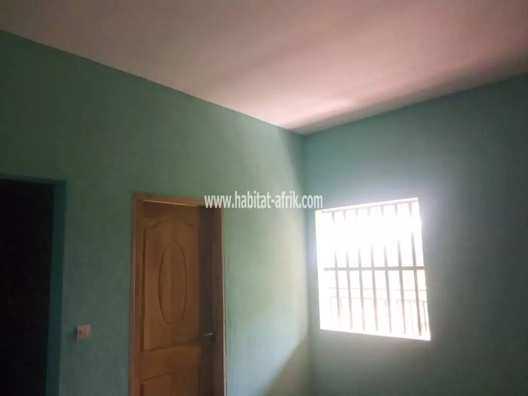 LOCATION APPARTEMENT PIÈCE WC DOUCHE CUISINE INTERNE A HEDJRANAWOE LOMÉ-TOGO 