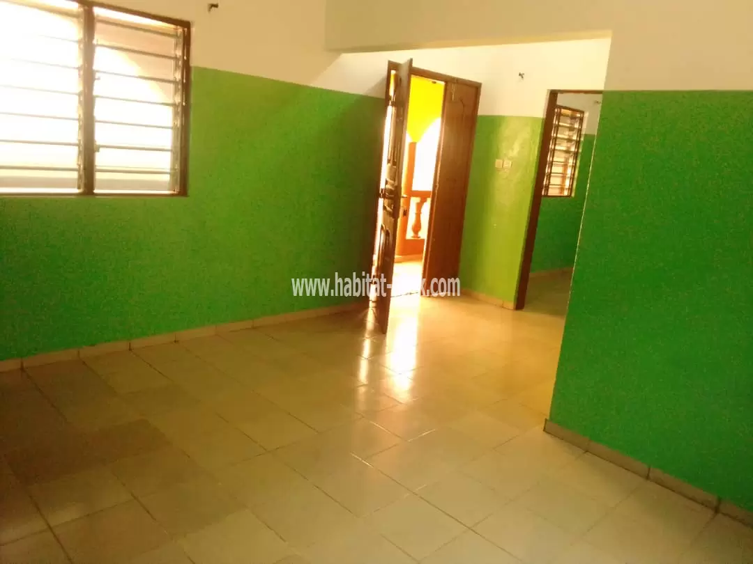 LOCATION APPARTEMENT CHAMBRE SALON WC DOUCHE CUISINE INTERNE A ATSIEGOU LOMÉ-TOGO 