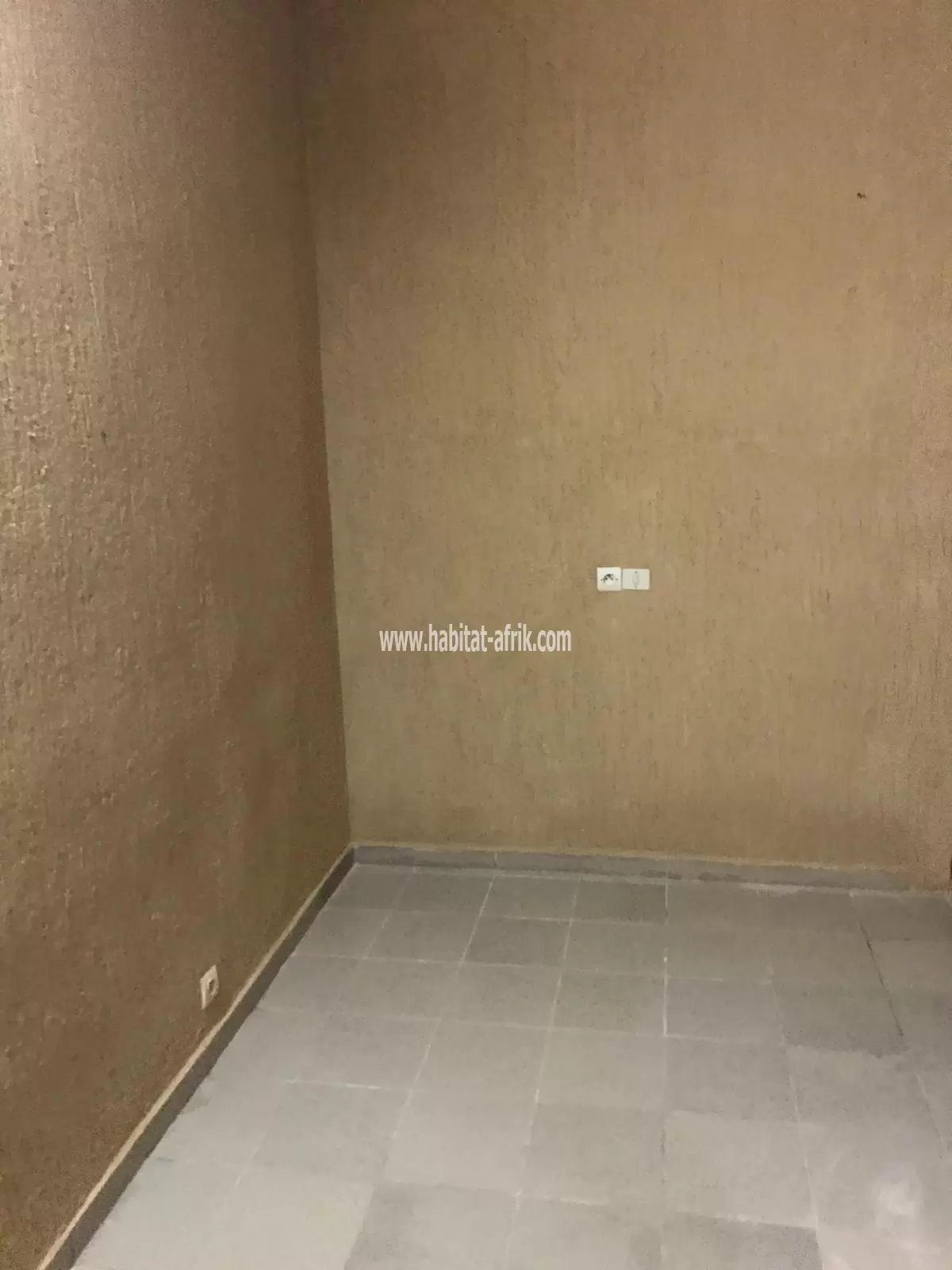 LOCATION APPARTEMENT PIÈCE WC DOUCHE CUISINE INTERNE A AGOÈ MINAMADOU LOMÉ-TOGO 