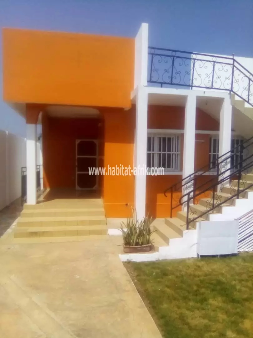 LOCATION VILLA 3 CHAMBRES SALON A NOVISSI LOMÉ-TOGO 