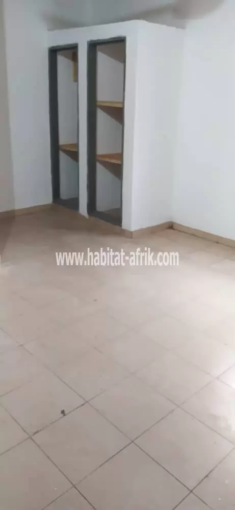 LOCATION APPARTEMENT 2 CHAMBRES SALON WCD CUISINE INTERNE A ADIDOGOMÉ BOUKAROU LOMÉ-TOGO 