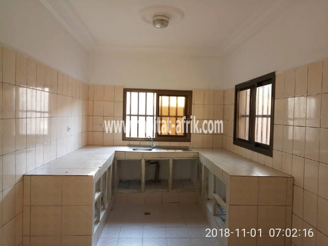 Vente Maison sur plus de demi lot 400 mètres carrés à agbalepedo Lomé-Togo 